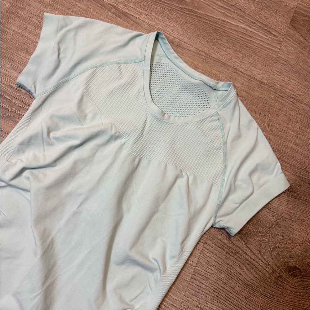 •ZELLA• SEAMLESS TEE - Picture 3 of 6